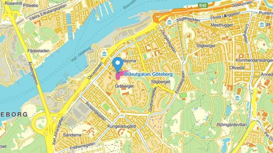 Blåsutgatan ligger på sluttningen av Gråberget i hjärtat av Majorna. 